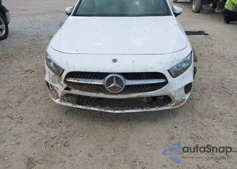 2019 Mercedes-Benz A 220 4Matic из США, поврежденный, VIN WDD3G4FB4KW005622